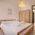 Rose With Pool فيلة