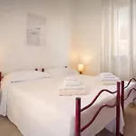 Rose With Pool باردولينو