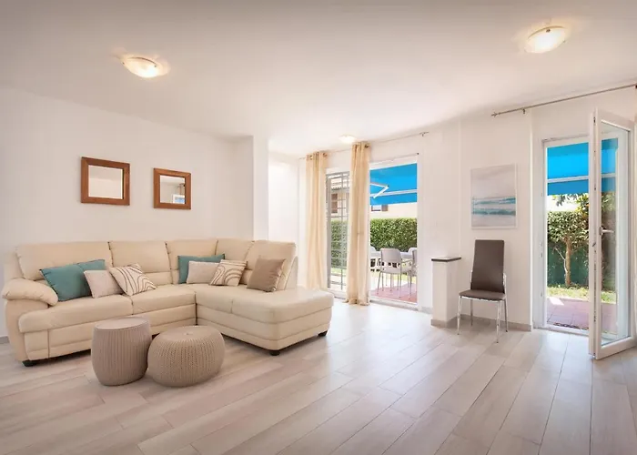 Rose With Pool Villa