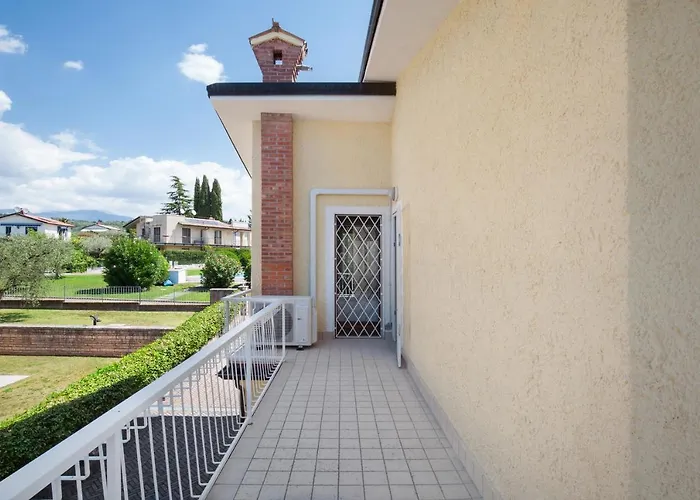 Βίλα Rose With Pool