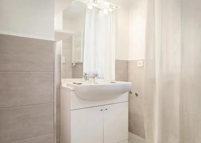 Rose With Pool Βίλα Μπαρντολίνο