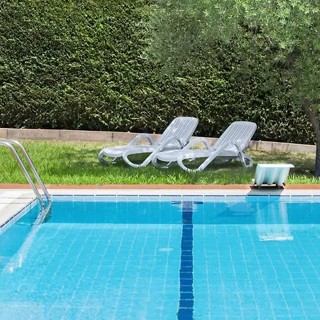 别墅 Rose With Pool 巴多利诺