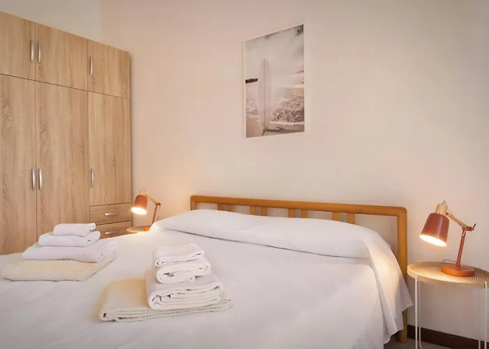 Rose With Pool * Bardolino